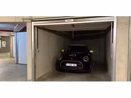 garage à louer à zeebrugge pour € 110