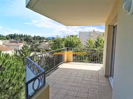 location t3 au alexis  montélimar  grande terrasse + parkin