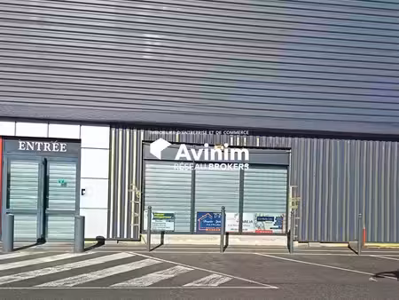 location commerce ibos 65420 300m²