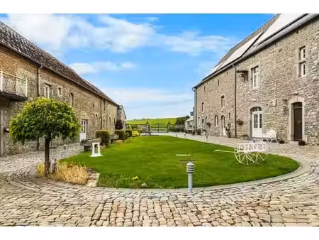 propriété avec logements  gîtes  salle et dépendances -6ha
