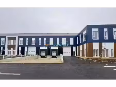 location local industriel 1309 m² à moissy-cramayel (77550)