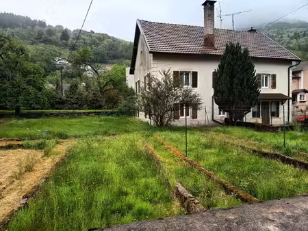 maison sans vis à vis de deux appartements avec un très beau