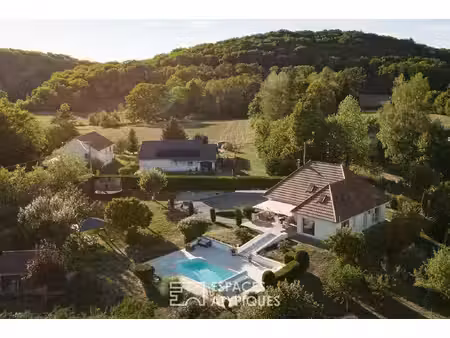 maison avec piscine et jardin clos