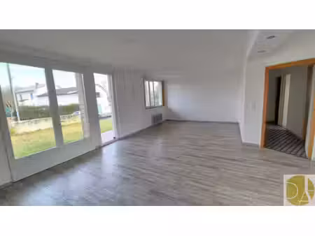 vignes - proche arzacq arraziguet - villa de plain pied + ga
