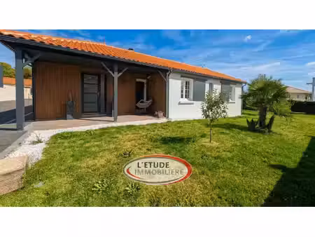 maison familiale avec piscine chauffée  jardin clos et pres