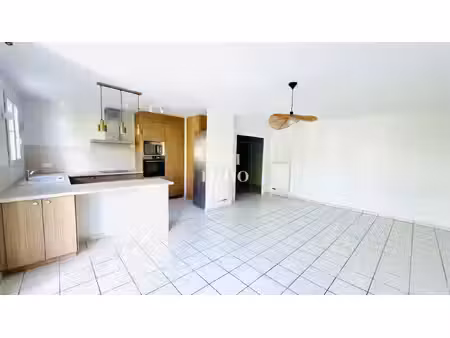 appartement f3 avec balcon