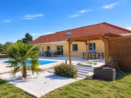 pavillon 2008 avec piscine  7 chambres et 6 448 m² de terrain à proximité de...