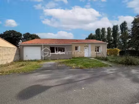 pavillon de 80 m² à yzernay