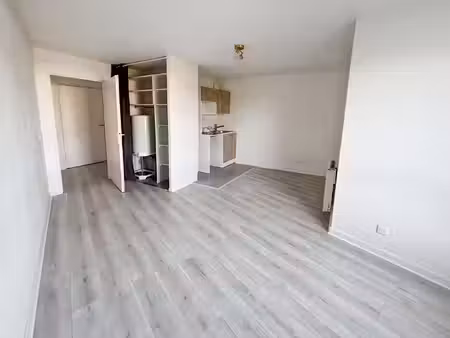 location appartement 1 pièce  24.00m²  brétigny
