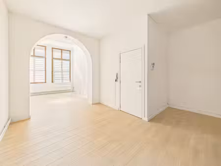 magnifique appartement triplex rénové de 130 m² situé proche