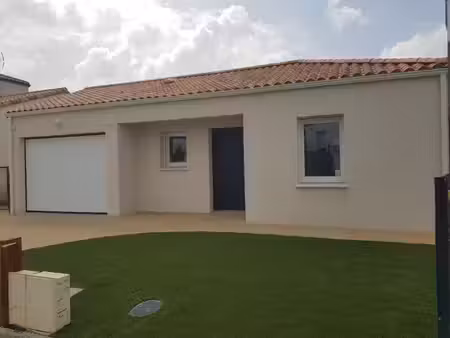 a louer maison plain pied 2 chambres  terrain 286 m2