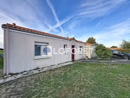 a vendre maison montravers