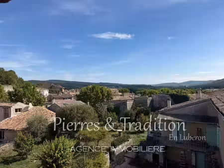 céreste  maison de village de 200 m² avec remise et caves