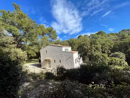 eguilles - maison 150m² sur beau terrain arboré de 6 300m²