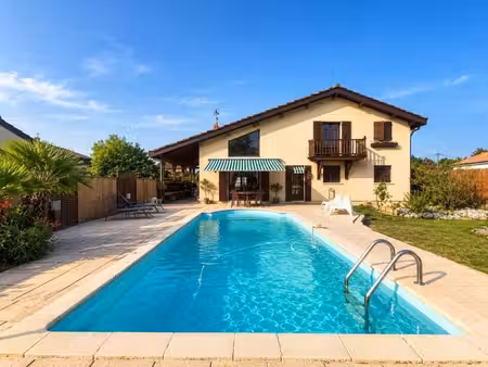 belle maison de type landaise - 169m2 - piscine - jardin