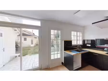 t2 bis avec jardin à louer