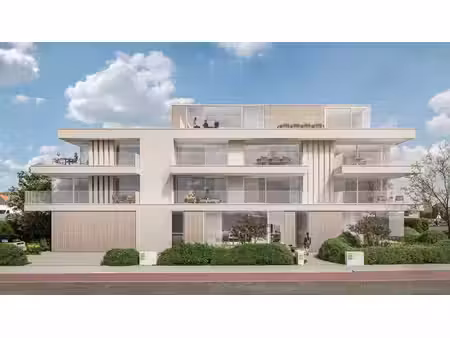 appartement spacieux de 2 chambres avec bureau et terrasse e