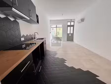 location appartement 3 pièces 56 m² à arles (13200)  715 €