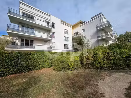 location appartement 1 pièce 28.98 m² à elancourt (78990)  706 €