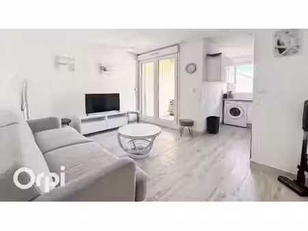 location meublée appartement 2 pièces 30 m² à mauguio (34130)  749 €