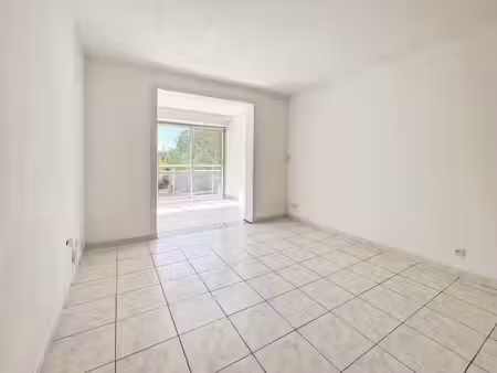 location meublée appartement 2 pièces 30 m² à la ciotat (13600)  705 €