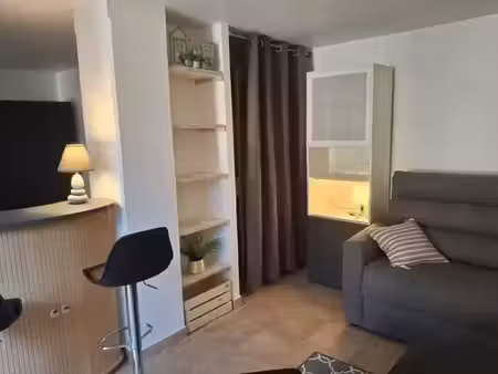 location appartement 1 pièce 30 m² à néoules (83136)  730 €