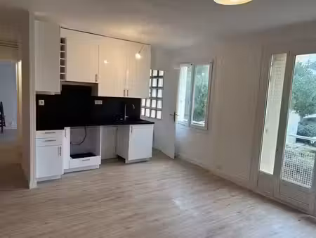 location appartement 2 pièces 40 m² à marseille 8ème (13008)  855 €
