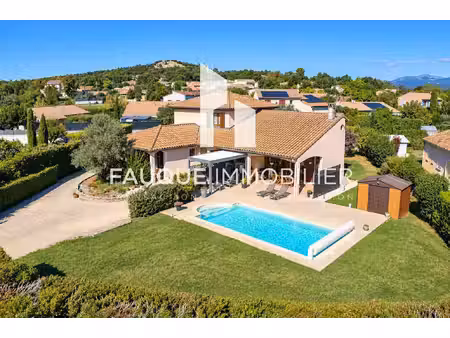 maison familiale de 150 m2 avec piscine