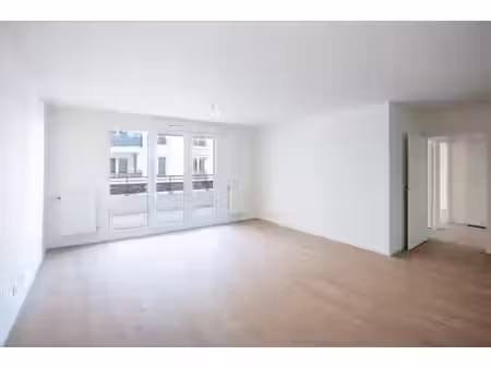 location appartement 2 pièces 43 m² à eragny sur oise (95610)  938 €