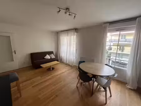 location meublée appartement 2 pièces 42.5 m² à lille (59000)  935 €