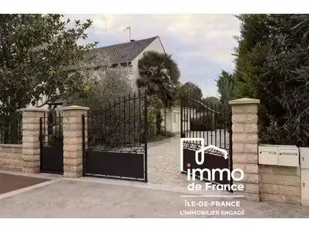 maison livry gargan 3 pièces avec grand terrain d'environ960 m2