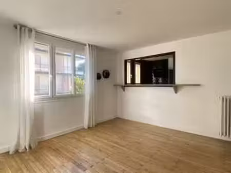 location appartement 3 pièces à rezé (44400) : à louer 3 pièces / 56m² rezé