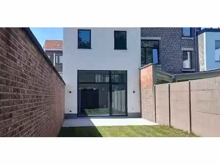 maison à louer à gent pour € 1.270 avec 3 chambres à coucher