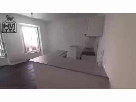 location appartement à saint-léonard-de-noblat (87400)  370 €