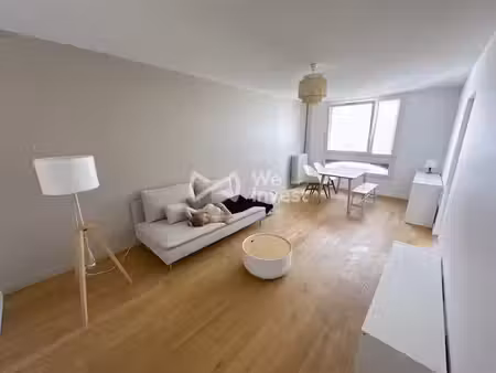 location meublée appartement 4 pièces 76 m² à lyon 8ème (69008)  495 €