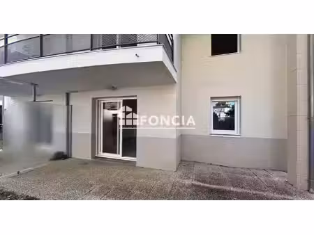 appartement t2 en rdc avec parking et cave