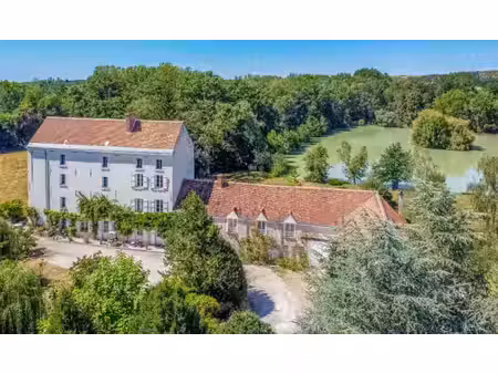 charmant moulin à 25 min de tours construit en 1550 sur 9 9ha