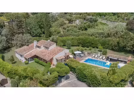villa de luxe à vendre dans le quartier valmasque-notre dame de vie