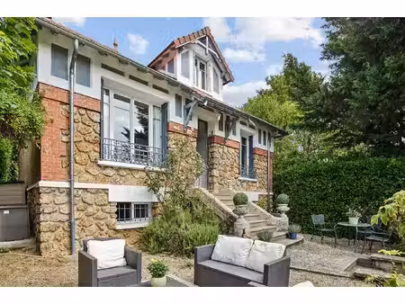 chatou - maison de 115 m² avec beau potentiel - terrain de 1197 m² - studio amenage de 35 