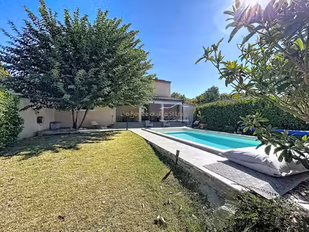 villa t8 dans un havre de paix verdoyant