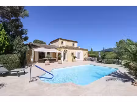 coup de cœur – belle villa néo-provençale à pied du village