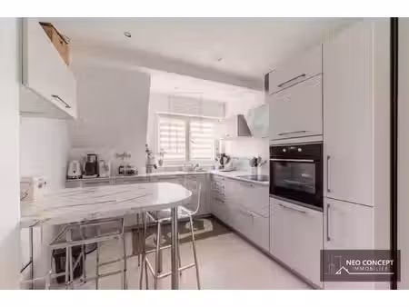 beau 3 pièces de 81 75 m2 avec garage et cave sis hautepierre / strasbourg.