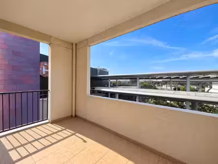 t3 polygone de 65m2 avec terrasse