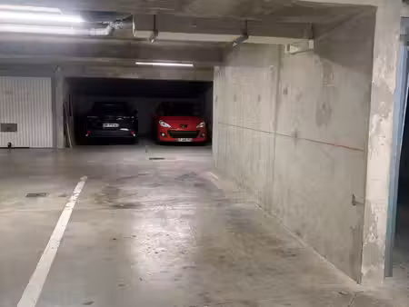parking a louer malbosc