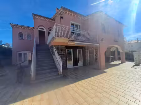 grande maison familiale avec 2 pièces indépendant  garage et