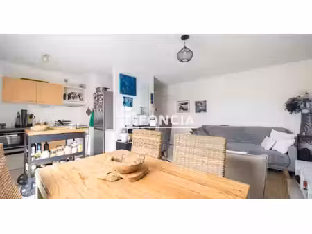 juvignanc : foncaude appart f2 de 47 m2 avec terrasse et garage
