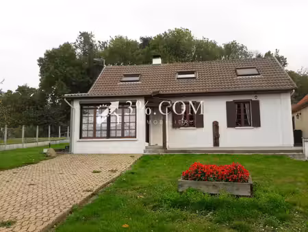 entre oisemont et hallencourt : grande maison (170 m²) avec dépendances.