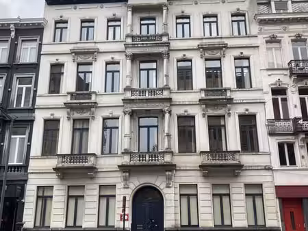 un bâtiment administratif