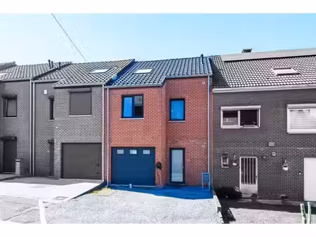 magnifique maison 2 façades avec garage et jardin