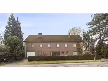 villa de caractère de 410 m² sur 18a à kaggevinne